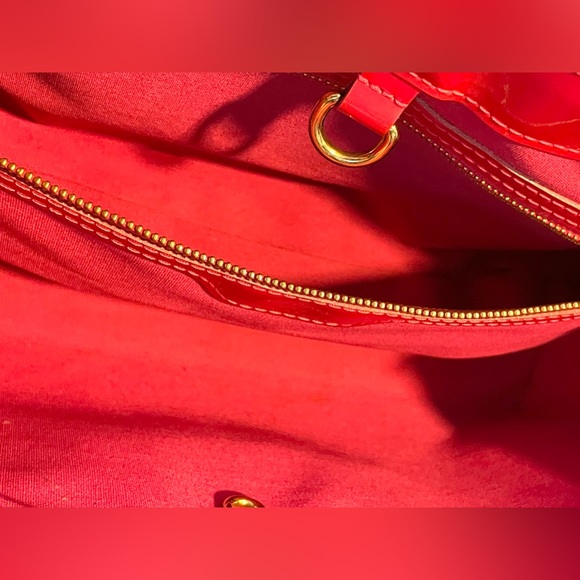 Louis Vuitton Hot Pink Vernis Wilshire PM Bag with authentic LV dust-bag - Picture 7 of 16